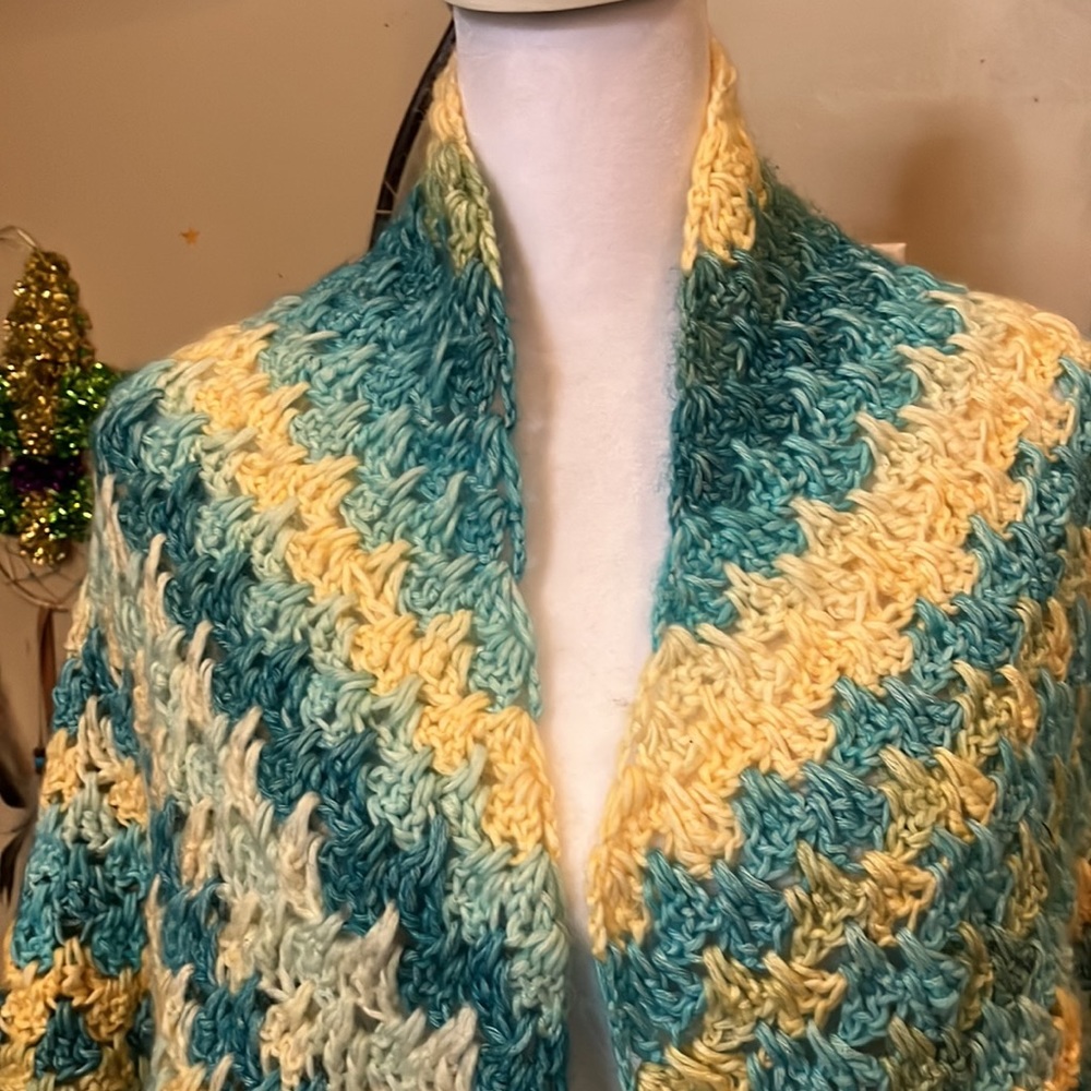 Spring Shawl. Handmade. - Picture 2 of 9